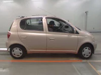 Toyota VITZ лот № 10140 оценка 3.5  с аукциона в Японии 2