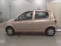 Toyota VITZ лот № 10140 оценка 3.5  с аукциона в Японии 3