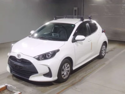 Toyota YARIS  с аукциона в Японии