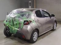 Toyota YARIS лот № 127 оценка R  с аукциона в Японии 1