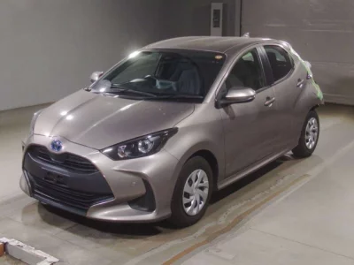 Toyota YARIS  с аукциона в Японии