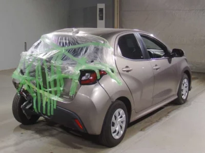 Toyota YARIS  с аукциона в Японии