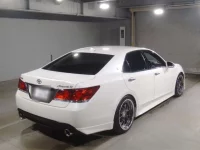 Toyota CROWN лот № 132 оценка 4  с аукциона в Японии 1