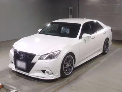 Toyota CROWN  с аукциона в Японии