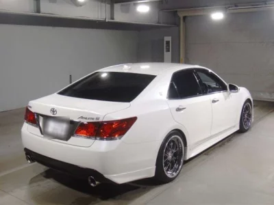 Toyota CROWN  с аукциона в Японии