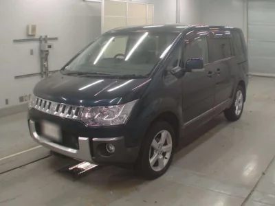 Mitsubishi DELICA D5