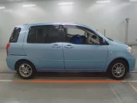 Toyota RAUM лот № 10208 оценка 3.5  с аукциона в Японии 2