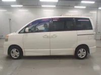 Toyota VOXY лот № 10216 оценка RA  с аукциона в Японии 3