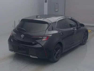 Toyota COROLLA SPORT  с аукциона в Японии