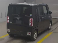 Toyota PIXIS MEGA лот № 3060 оценка 3.5  с аукциона в Японии 1