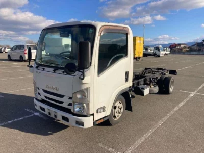 Isuzu ELF  с аукциона в Японии