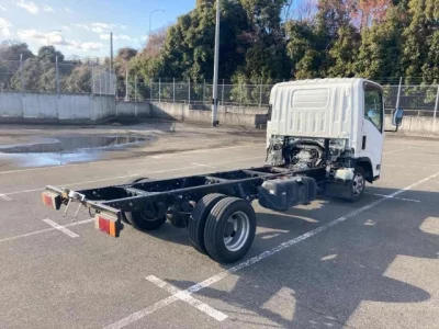 Isuzu ELF  с аукциона в Японии