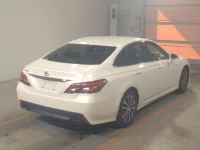 Toyota CROWN лот № 2042 оценка 4  с аукциона в Японии 1