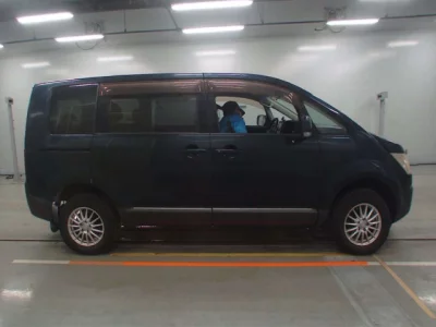 Mitsubishi DELICA D5