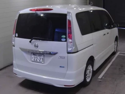 Nissan SERENA  с аукциона в Японии