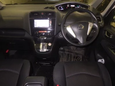 Nissan SERENA  с аукциона в Японии