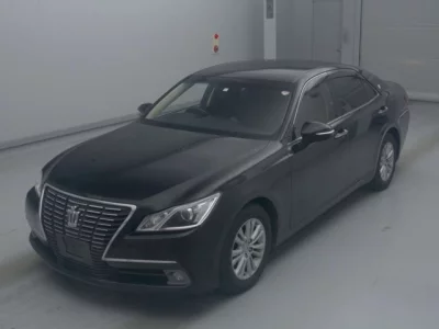 Toyota CROWN  с аукциона в Японии
