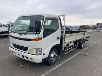 Toyota DYNA  с аукциона в Японии