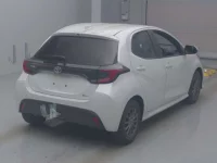 Toyota YARIS лот № 225 оценка R  с аукциона в Японии 1