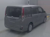 Toyota NOAH лот № 228 оценка R  с аукциона в Японии 1