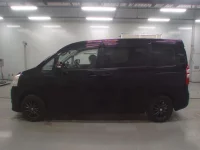 Toyota NOAH лот № 30004 оценка RA  с аукциона в Японии 3