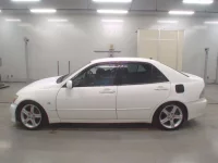 Toyota ALTEZZA лот № 30012 оценка 4  с аукциона в Японии 3