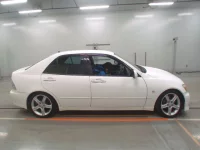 Toyota ALTEZZA лот № 30012 оценка 4  с аукциона в Японии 2