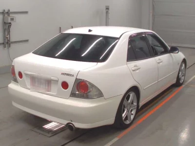 Toyota ALTEZZA  с аукциона в Японии