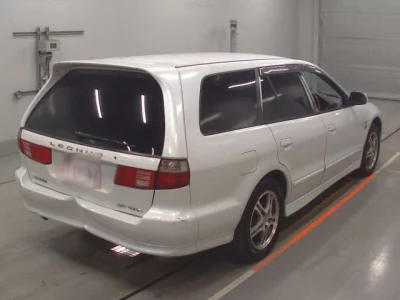 Mitsubishi LEGNUM