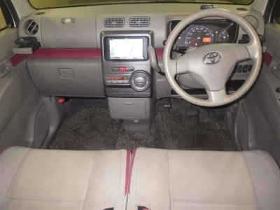 Toyota PIXIS SPACE