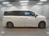 Nissan ELGRAND лот № 30023 оценка 4  с аукциона в Японии 2