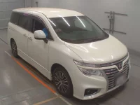 Nissan ELGRAND лот № 30023 оценка 4  с аукциона в Японии 4