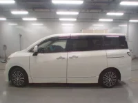 Nissan ELGRAND лот № 30023 оценка 4  с аукциона в Японии 3