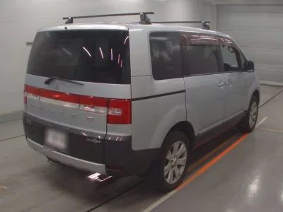 Mitsubishi DELICA D5