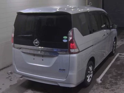 Nissan SERENA  с аукциона в Японии