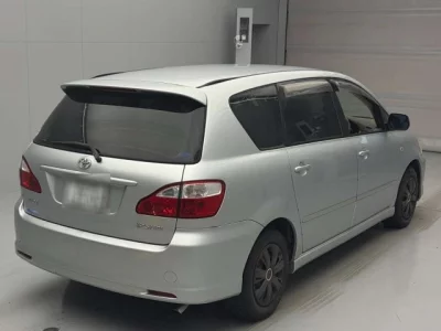 Toyota IPSUM  с аукциона в Японии