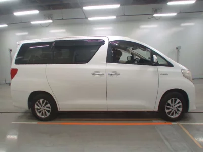 Toyota ALPHARD  с аукциона в Японии