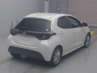 Toyota YARIS лот № 7171 оценка R  с аукциона в Японии 1