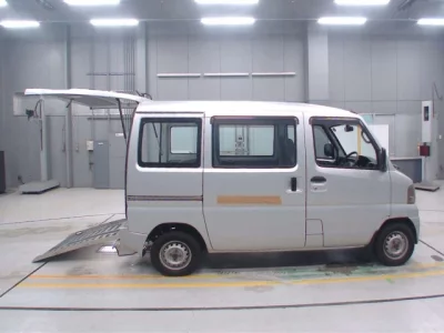 Nissan CLIPPER VAN