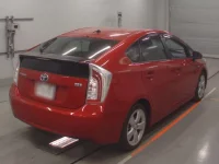 Toyota Prius лот № 30059 оценка 3.5  с аукциона в Японии 1