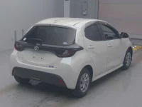 Toyota YARIS лот № 301 оценка RA  с аукциона в Японии 1