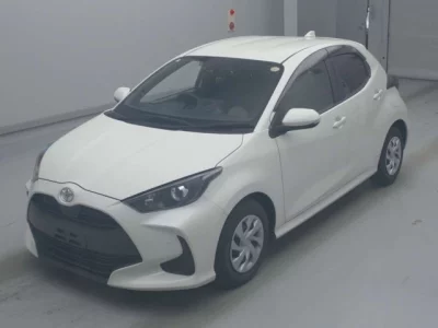 Toyota YARIS  с аукциона в Японии