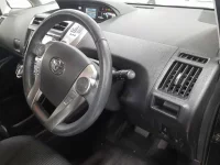 Toyota PRIUS ALPHA лот № 30066 оценка 3.5  с аукциона в Японии 6