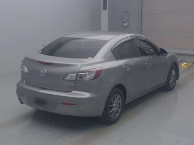 Mazda AXELA  с аукциона в Японии