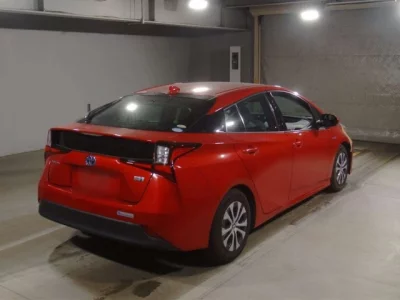 Toyota Prius  с аукциона в Японии