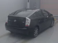 Toyota Prius лот № 30021 оценка RA  с аукциона в Японии 1