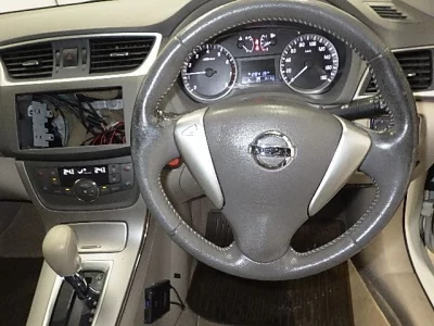 Nissan SYLPHY  с аукциона в Японии