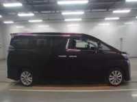 Toyota VELLFIRE лот № 30083 оценка 3  с аукциона в Японии 2