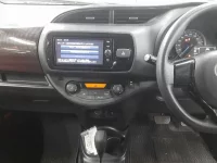 Toyota VITZ лот № 30088 оценка R  с аукциона в Японии 8