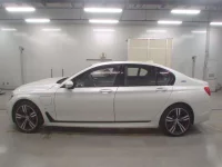 BMW 7-Series лот № 38032 оценка 4.5  с аукциона в Японии 3